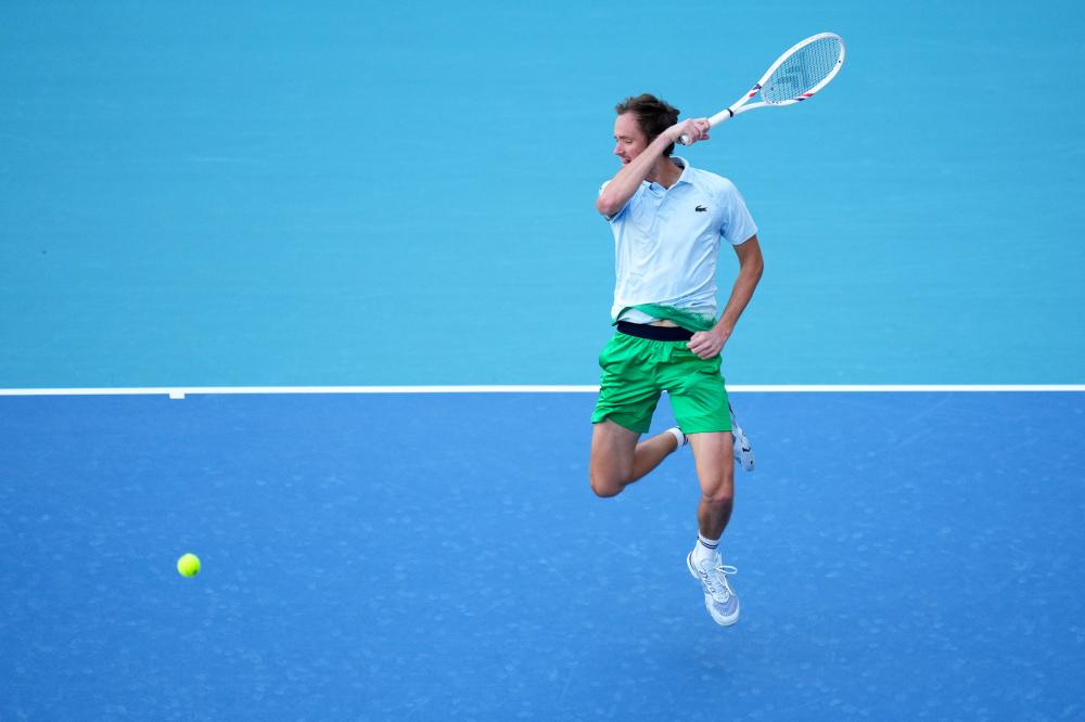 鲁尼：我爱逛廉价商店，买咖喱味方便面和薯片吃