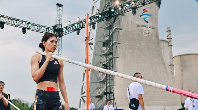 从弗里克的摇头中读懂了一切，巴萨的复兴之路还很漫长 巴塞罗那